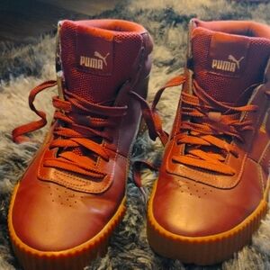 Size 9.5 women's burgundy puma high tops